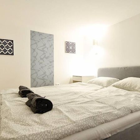 Cosy Two Bedroom Flat In Rottenbiller Str,Sky บูดาเปสต์ ภายนอก รูปภาพ